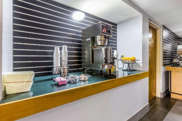 Rodeway Inn Knoxville image 10