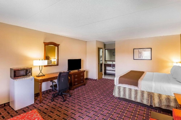 Rodeway Inn Knoxville image 17