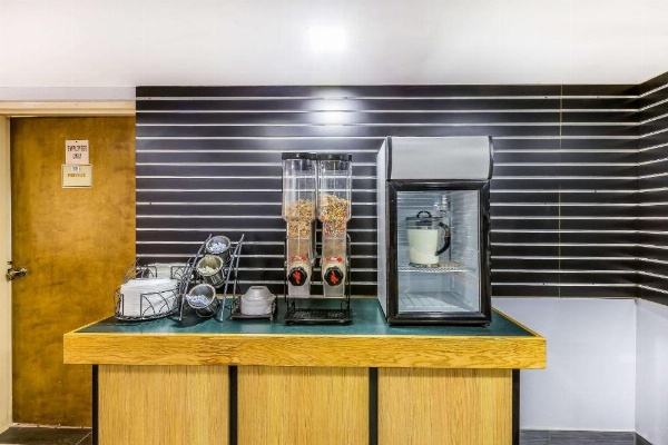 Rodeway Inn Knoxville image 19