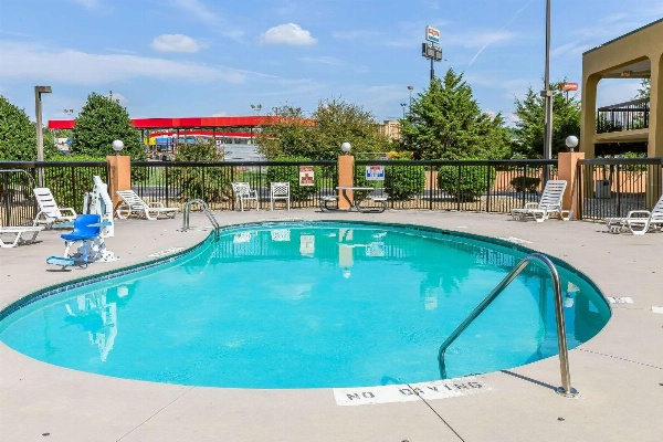 Rodeway Inn Knoxville Main image