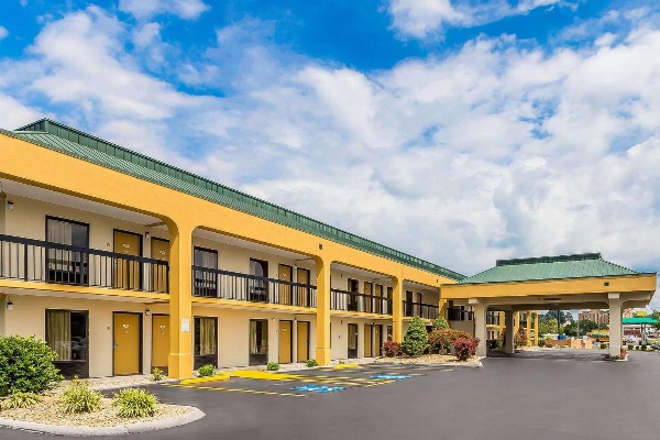 Rodeway Inn Knoxville image 4